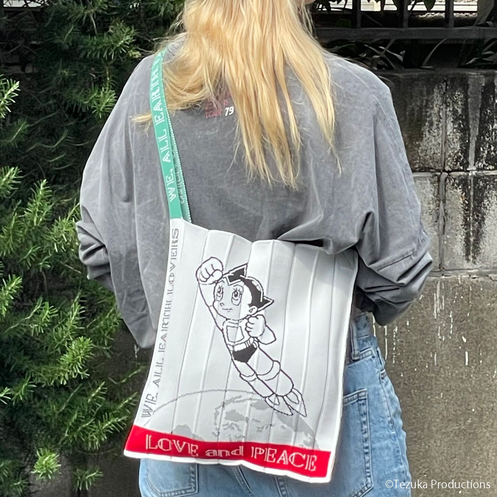 Knitty / Astro Boy / White