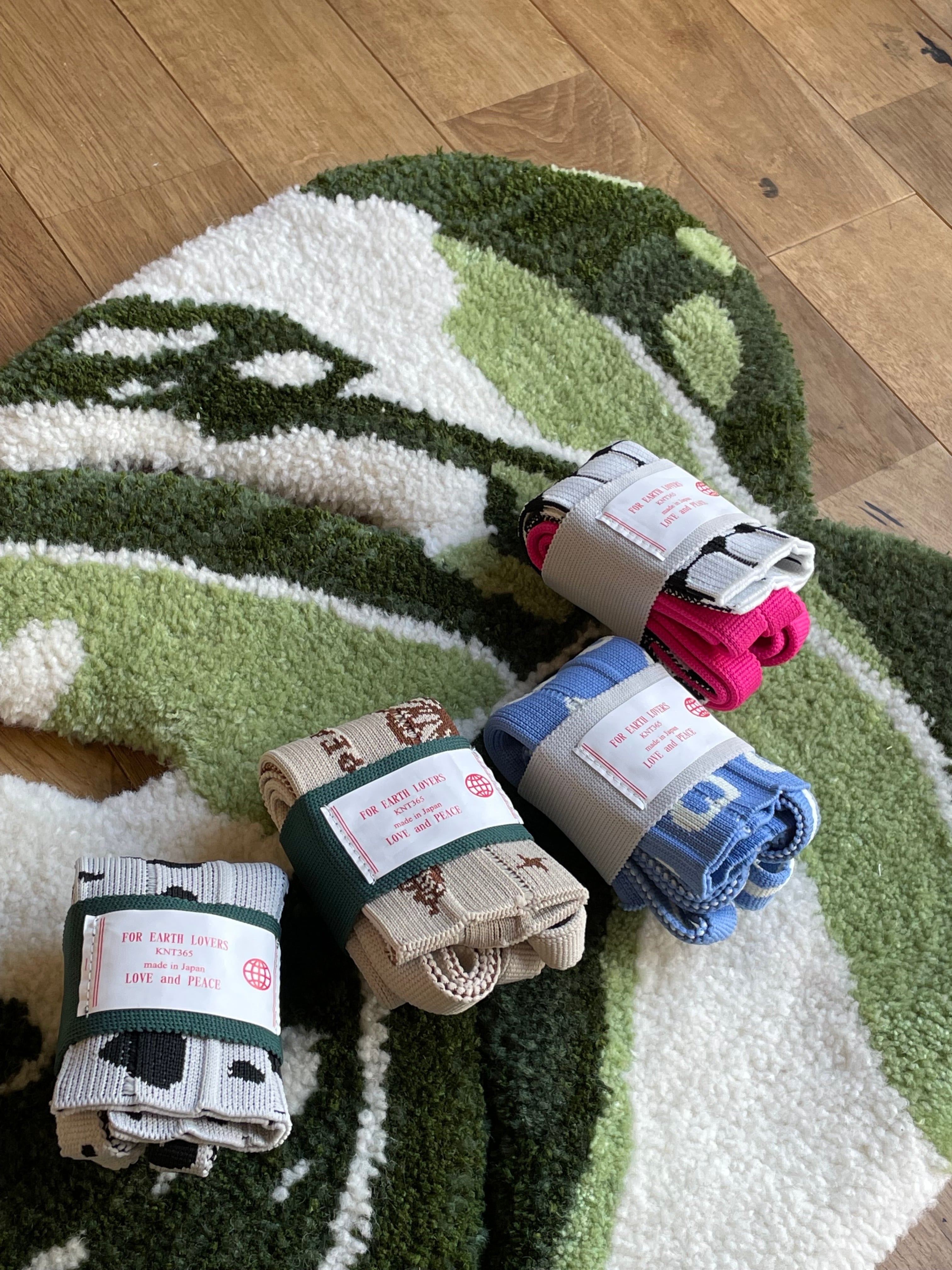 Me-Knitty / Dalmatian / Lt.Gray