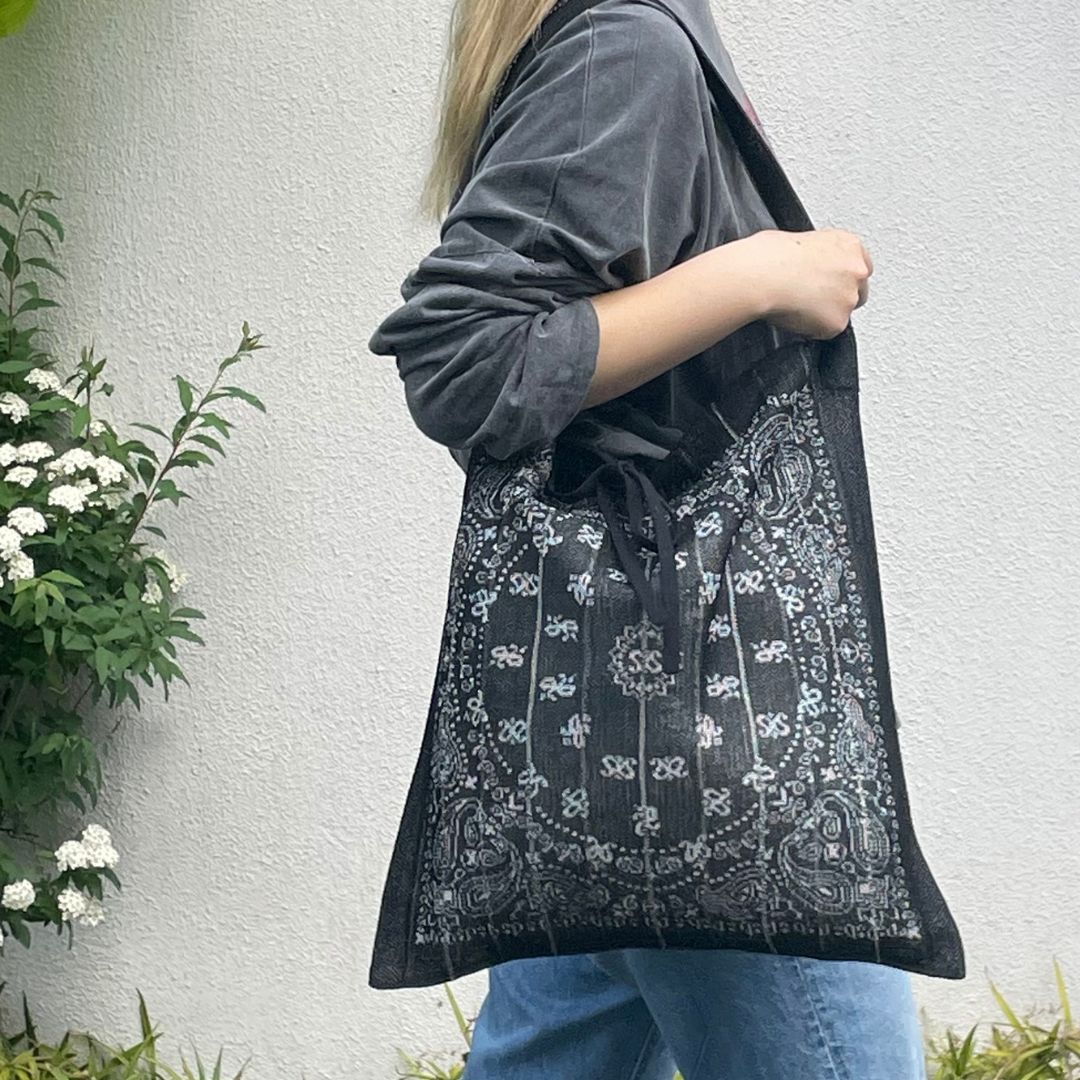 Sketty / Paisley / Black