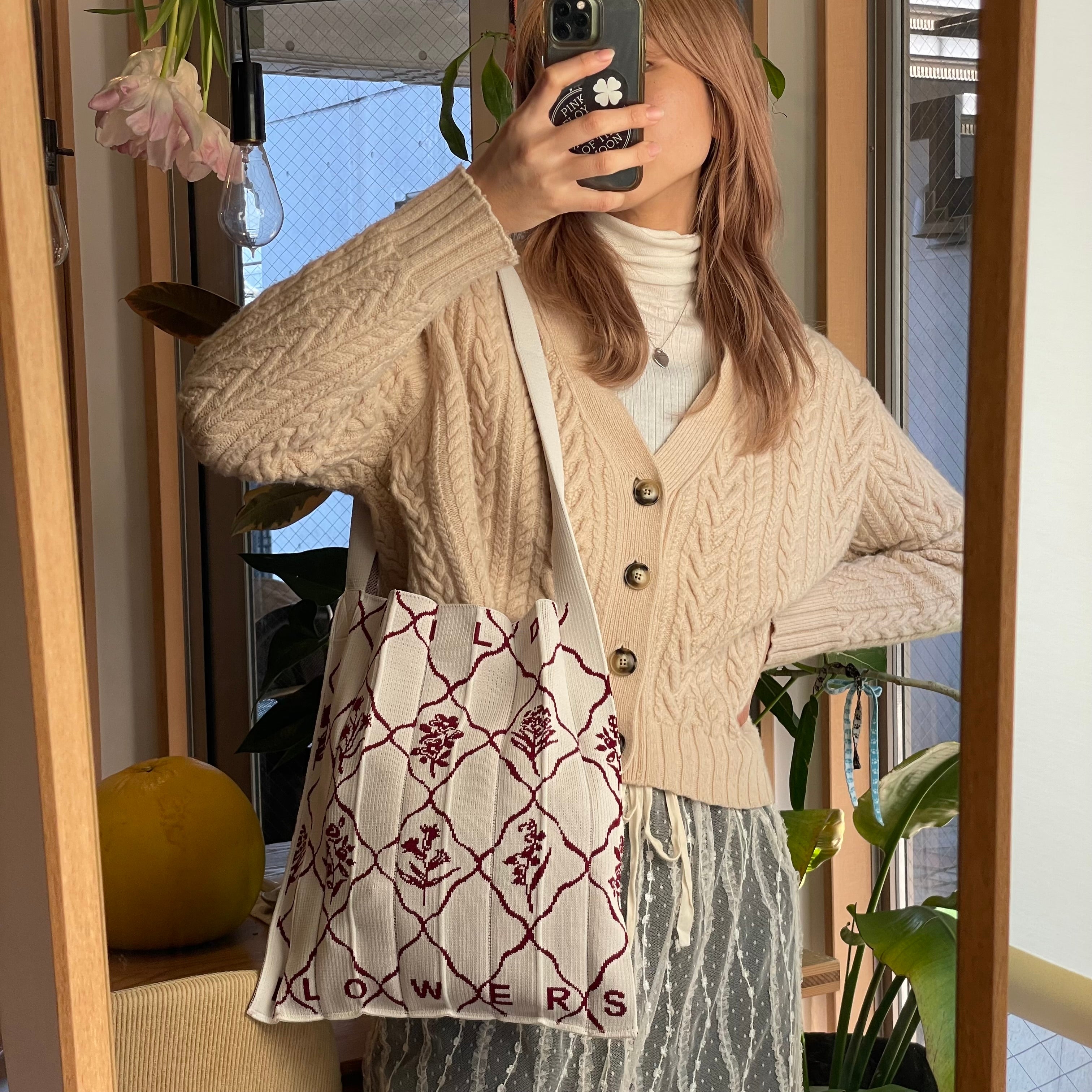 Knitty / Wild Flowers / Ivory