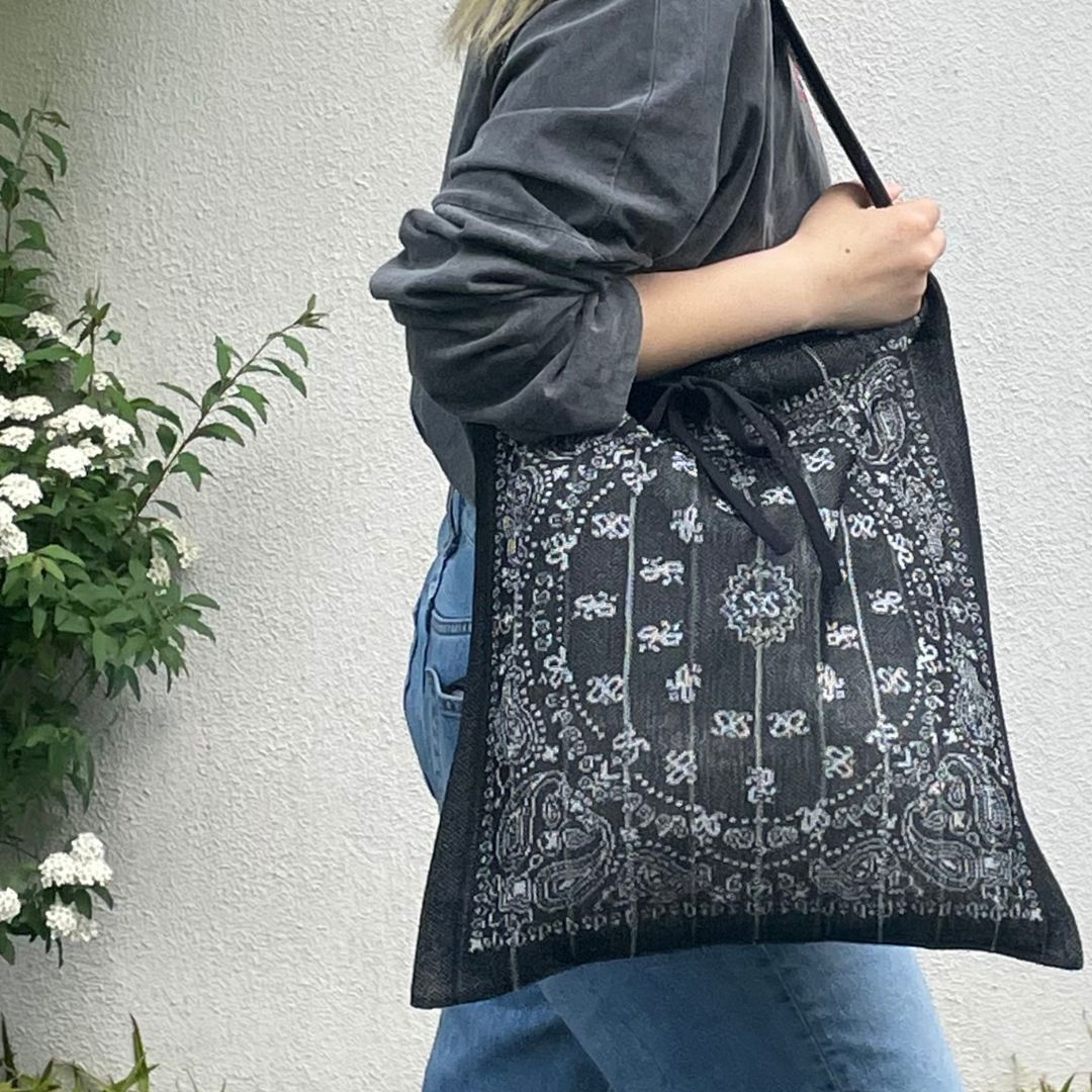 Sketty / Paisley / Black