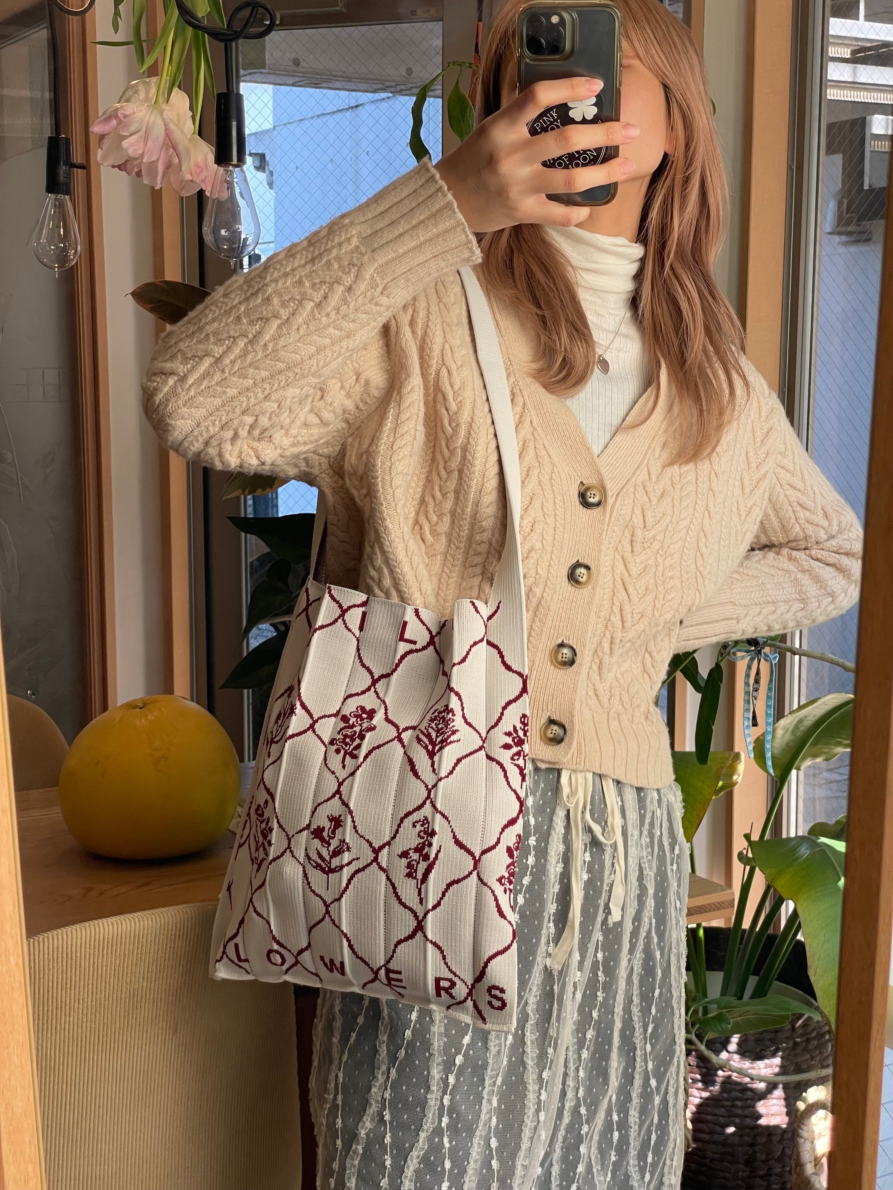 Knitty / Wild Flowers / Ivory