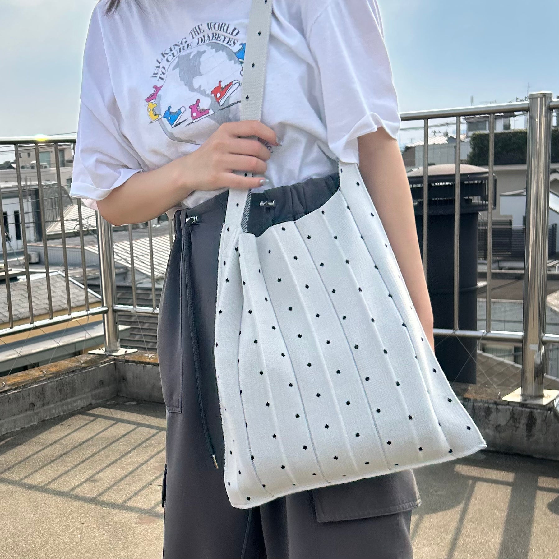 Knitty / Dot / White