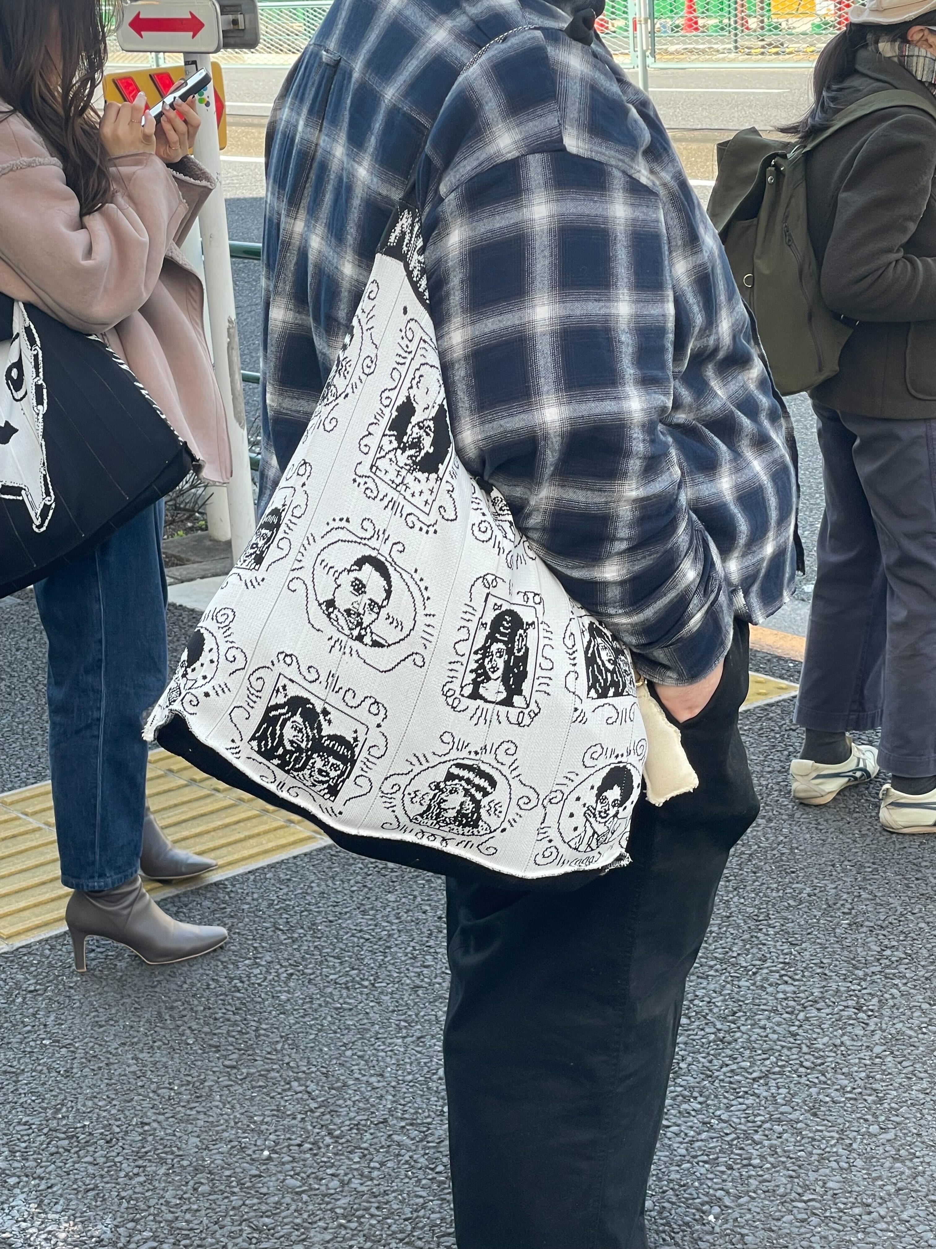 媽媽鏡子鏡子白色