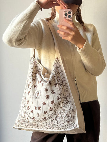 Mam / Paisley / Beige