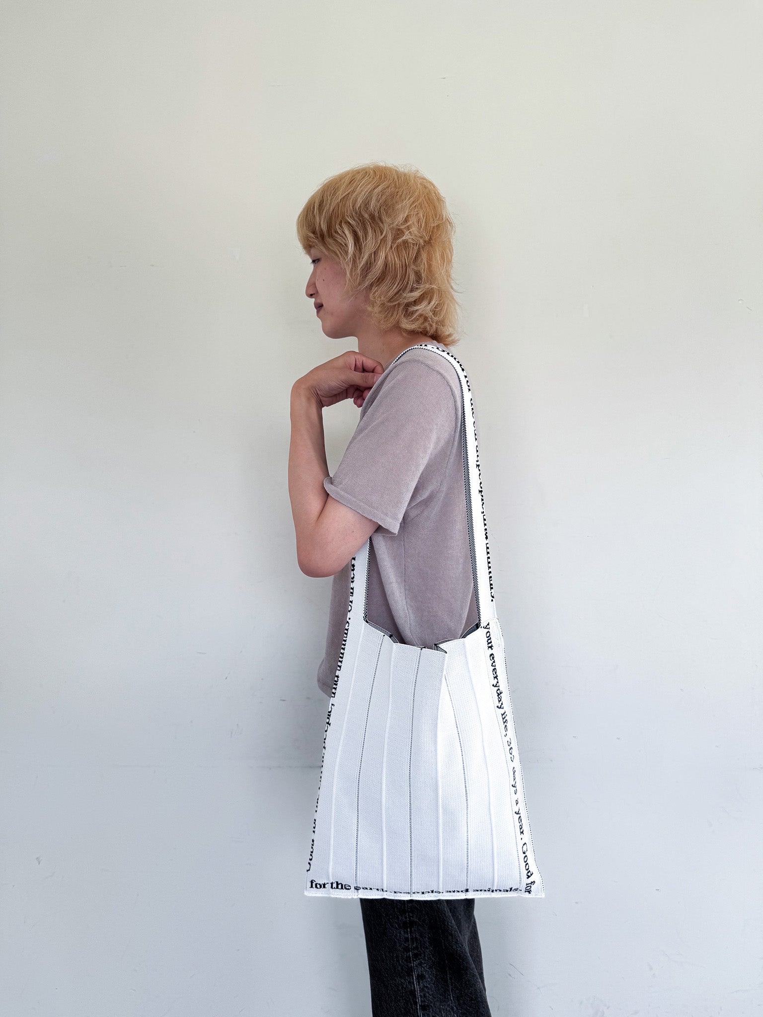 Knitty Anthem White