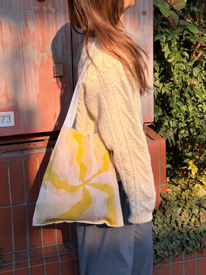 Knitty / Flare / Yellow