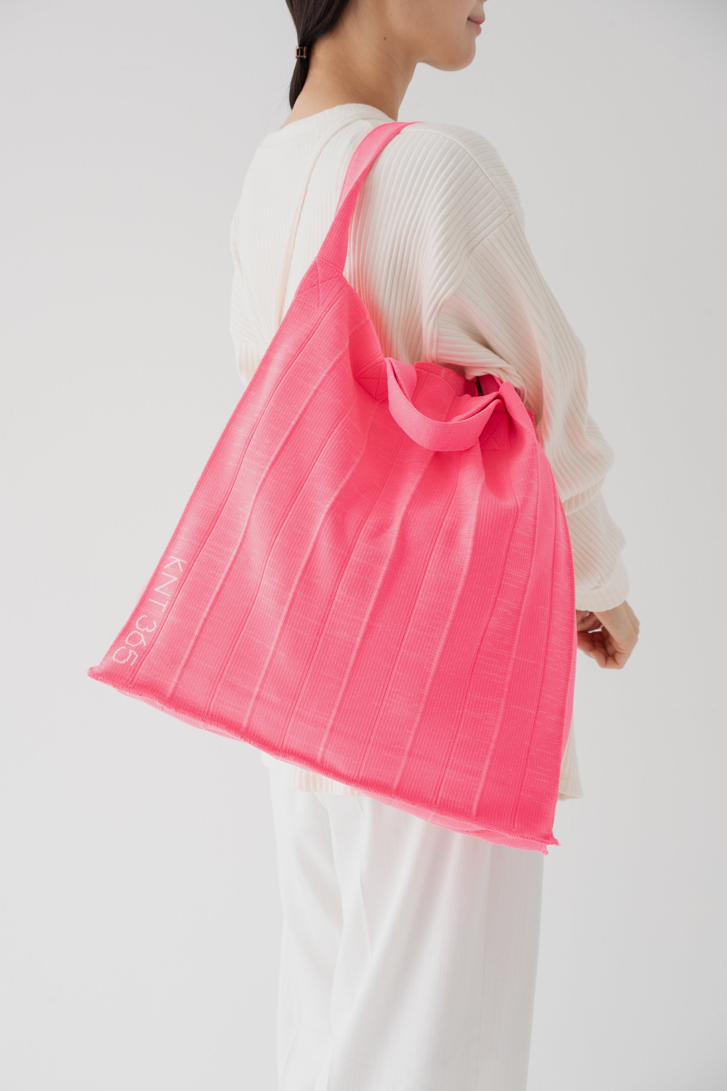 Mam House Logo Pink