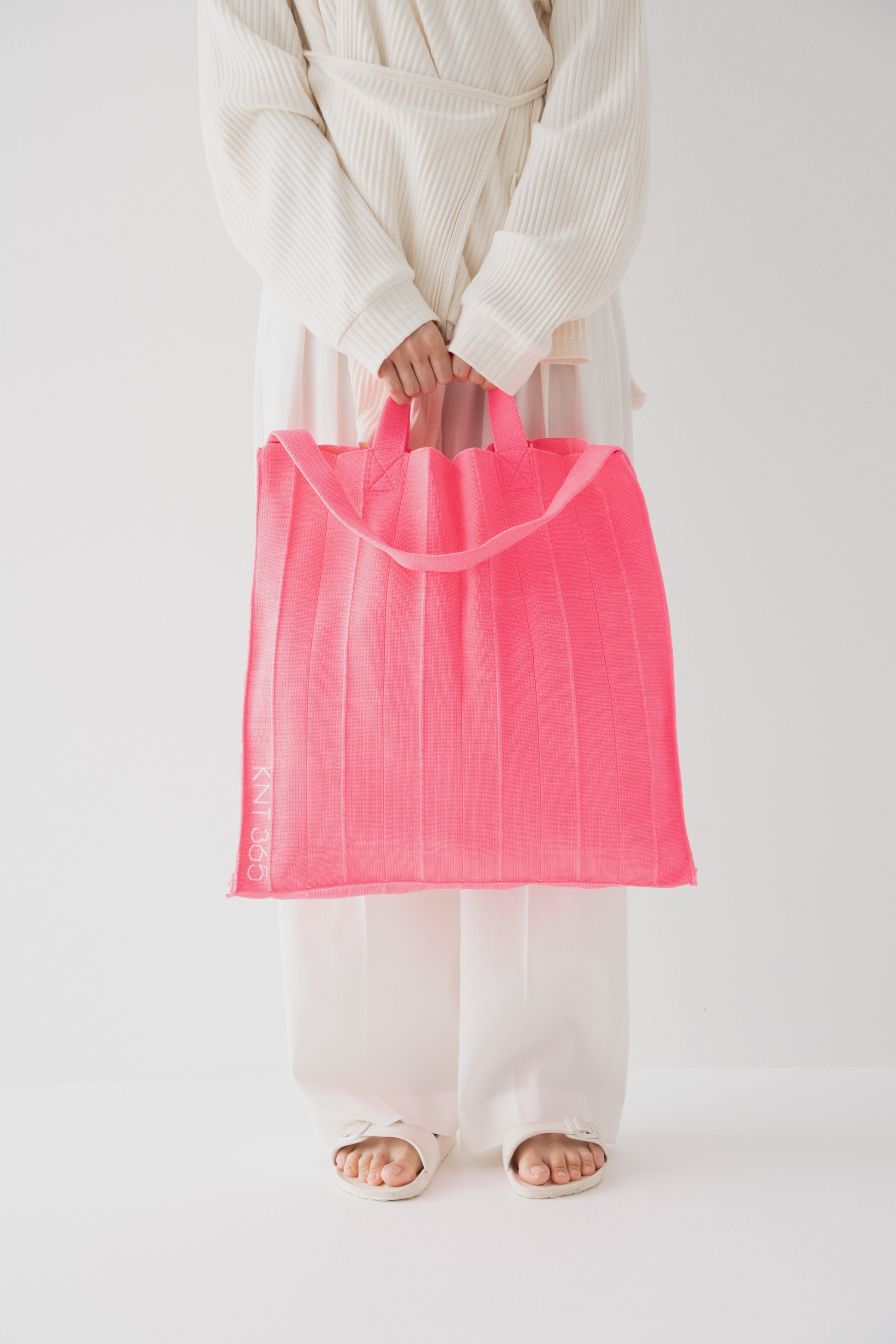 Mam House Logo Pink