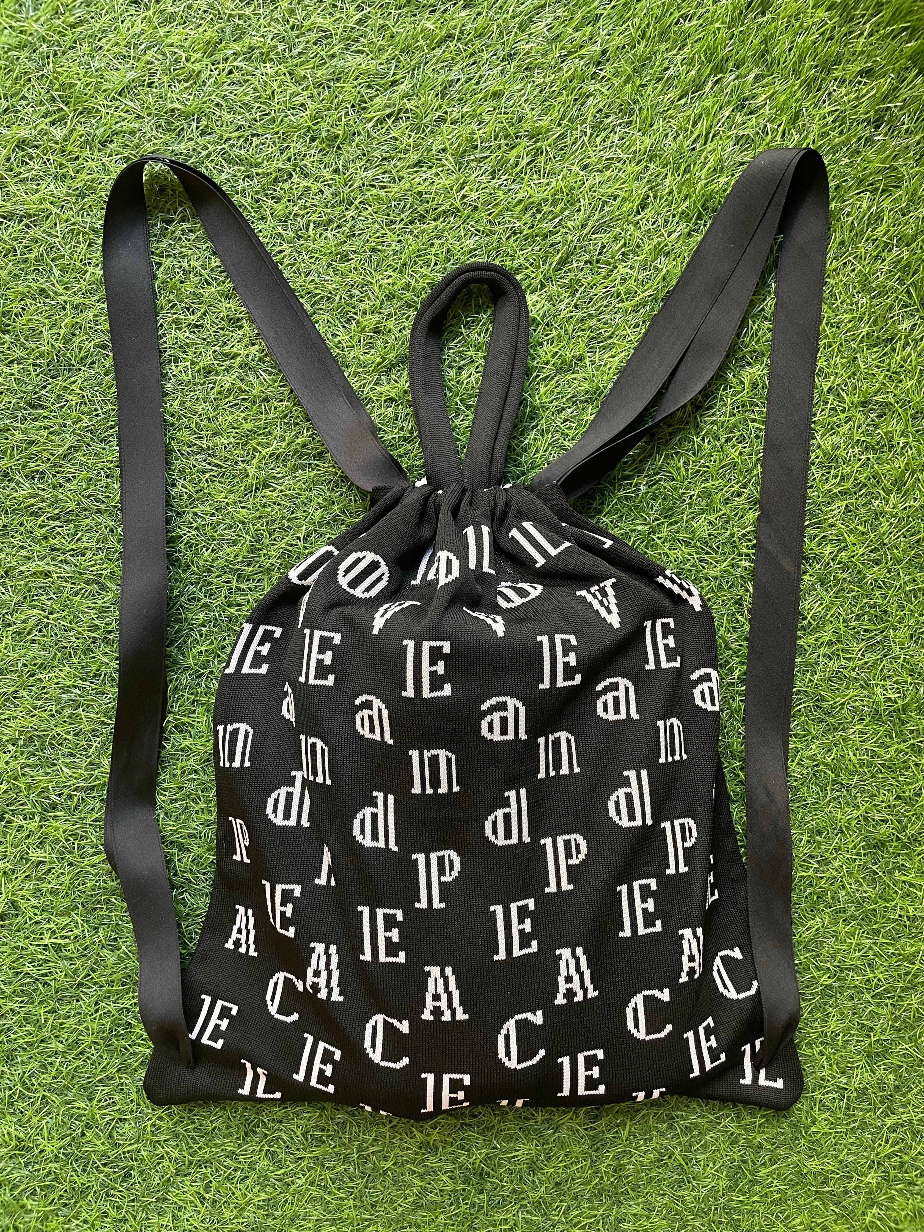 Knaptty / Monogram / Black